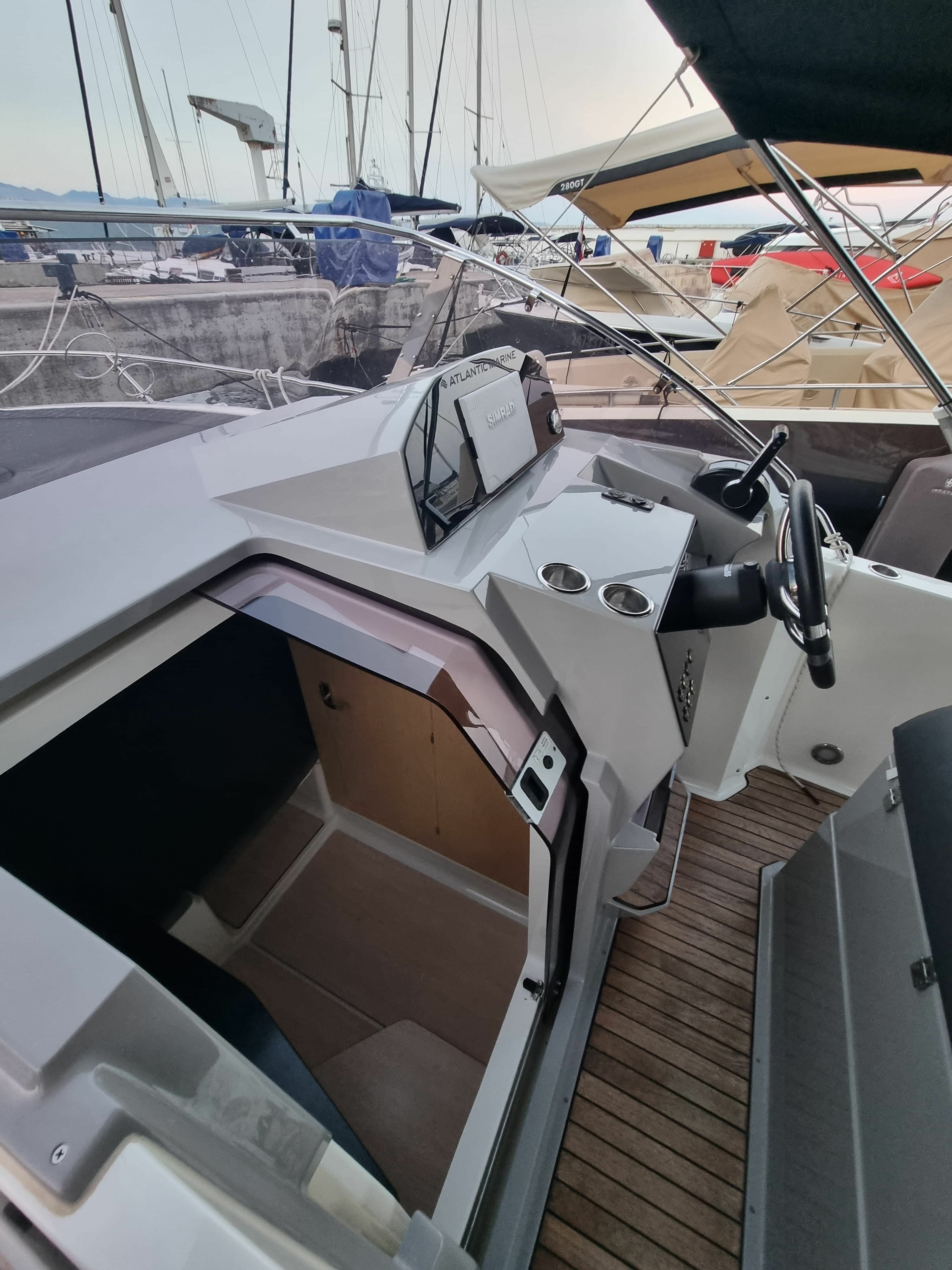 Atlantic Marine 730 | Lady Blue
