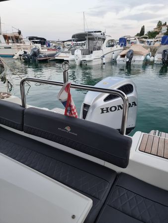 Atlantic Marine 730 | Lady Blue