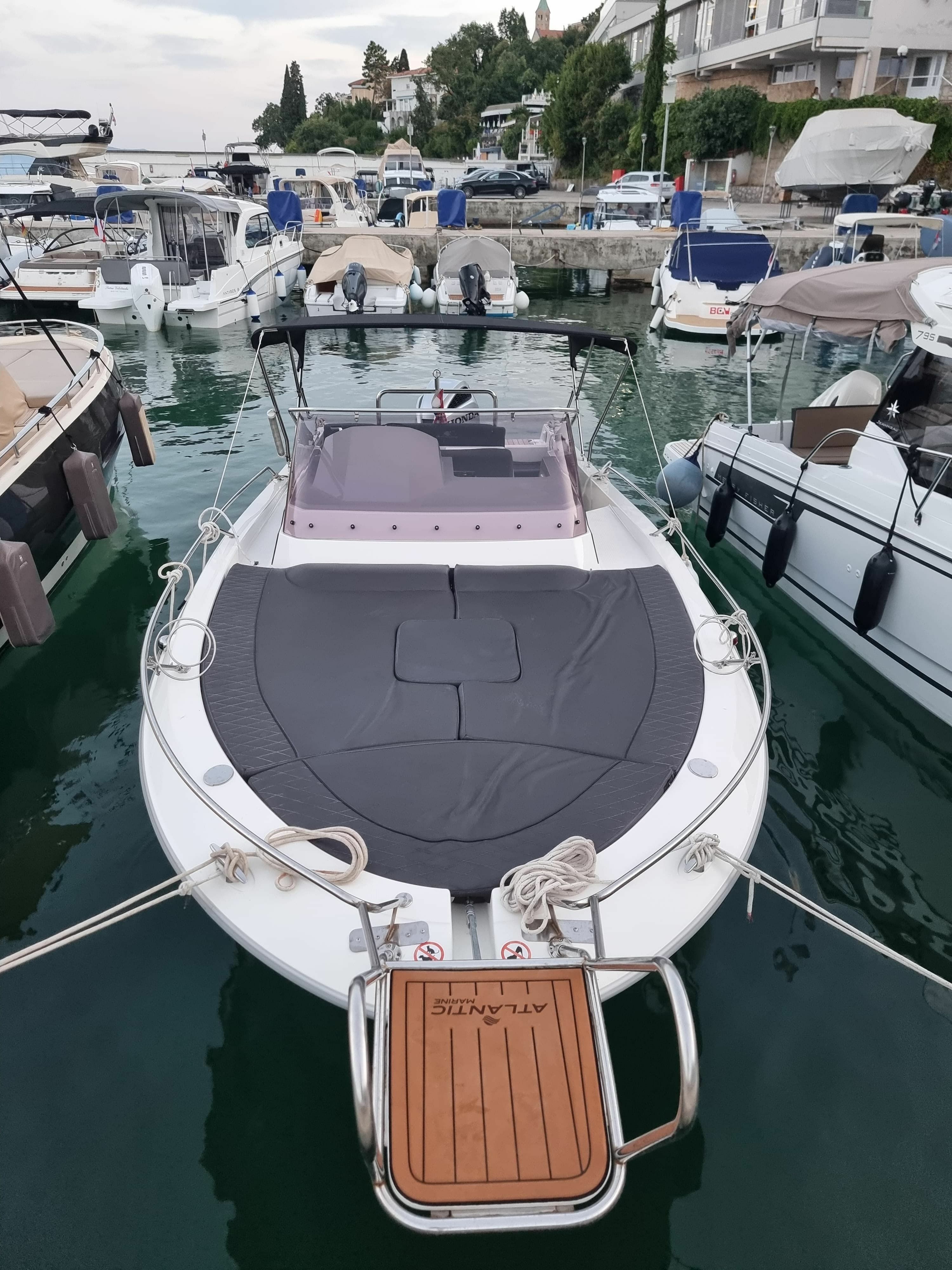 Atlantic Marine 730 | Lady Blue