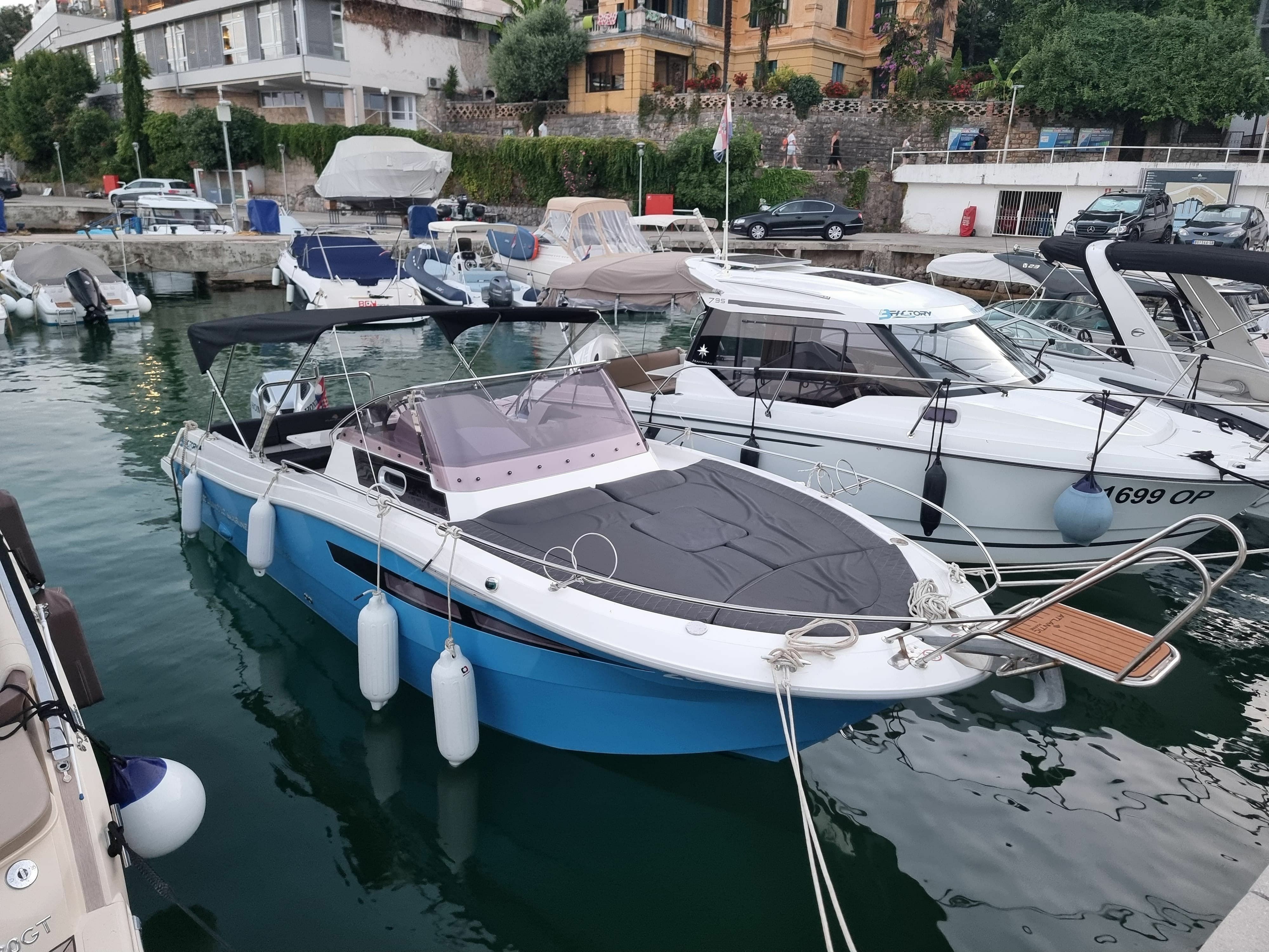Atlantic Marine 730 | Lady Blue