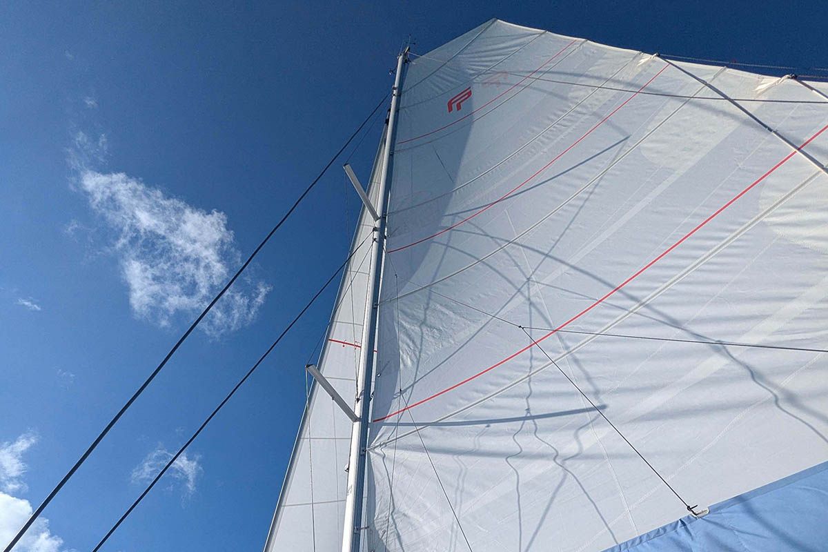 Fountaine Pajot Aura 51 | V Circle