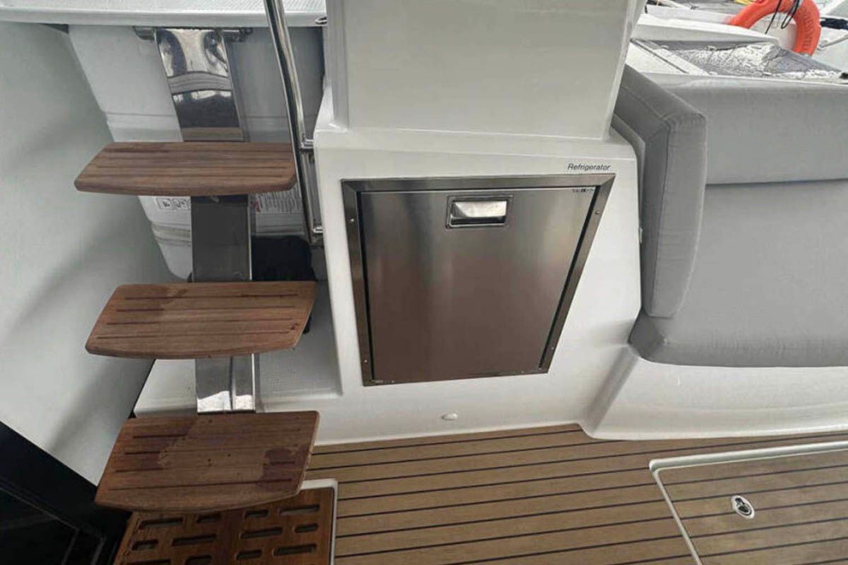 Fountaine Pajot Aura 51 | V Circle