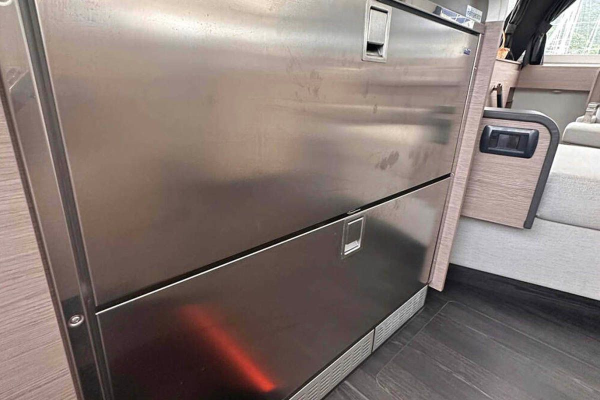 Fountaine Pajot Aura 51 | V Circle