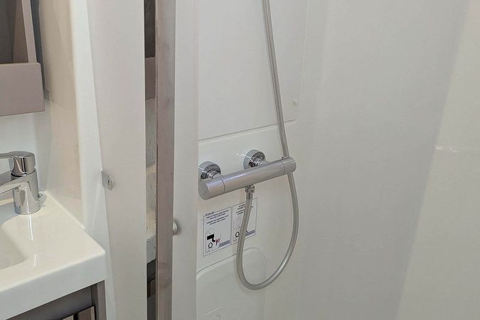 Fountaine Pajot Aura 51 | V Circle