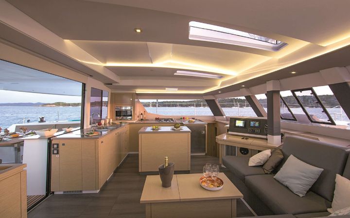 Fountaine Pajot Saba 50 | Vive