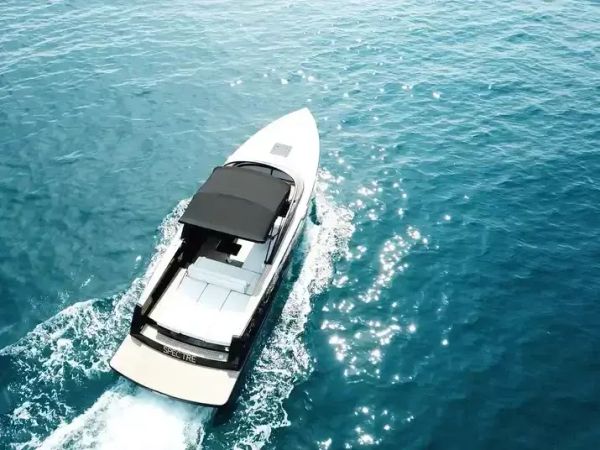 Van Dutch 32 | Spectre