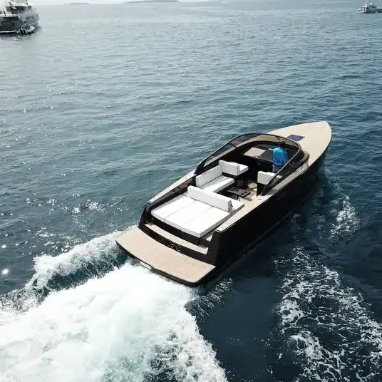 Van Dutch 32 | Spectre