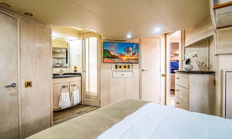 Carver 570 | Happiest Ours