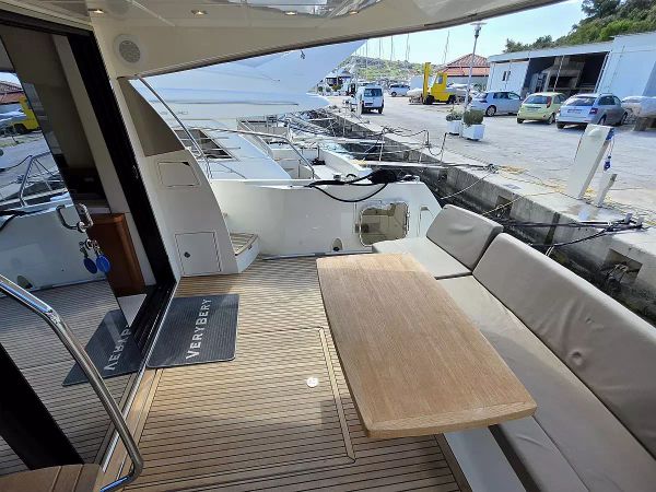 Jeanneau Prestige 550 | Very Berry