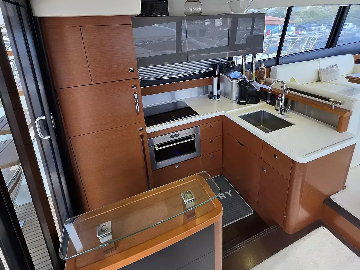 Jeanneau Prestige 550 | Very Berry