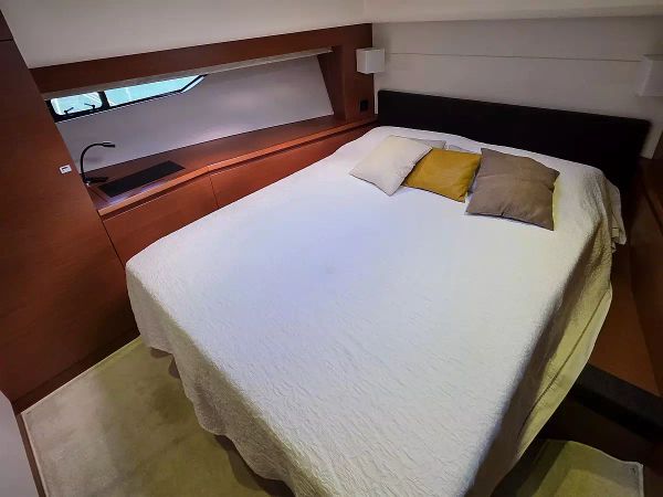 Jeanneau Prestige 550 | Very Berry