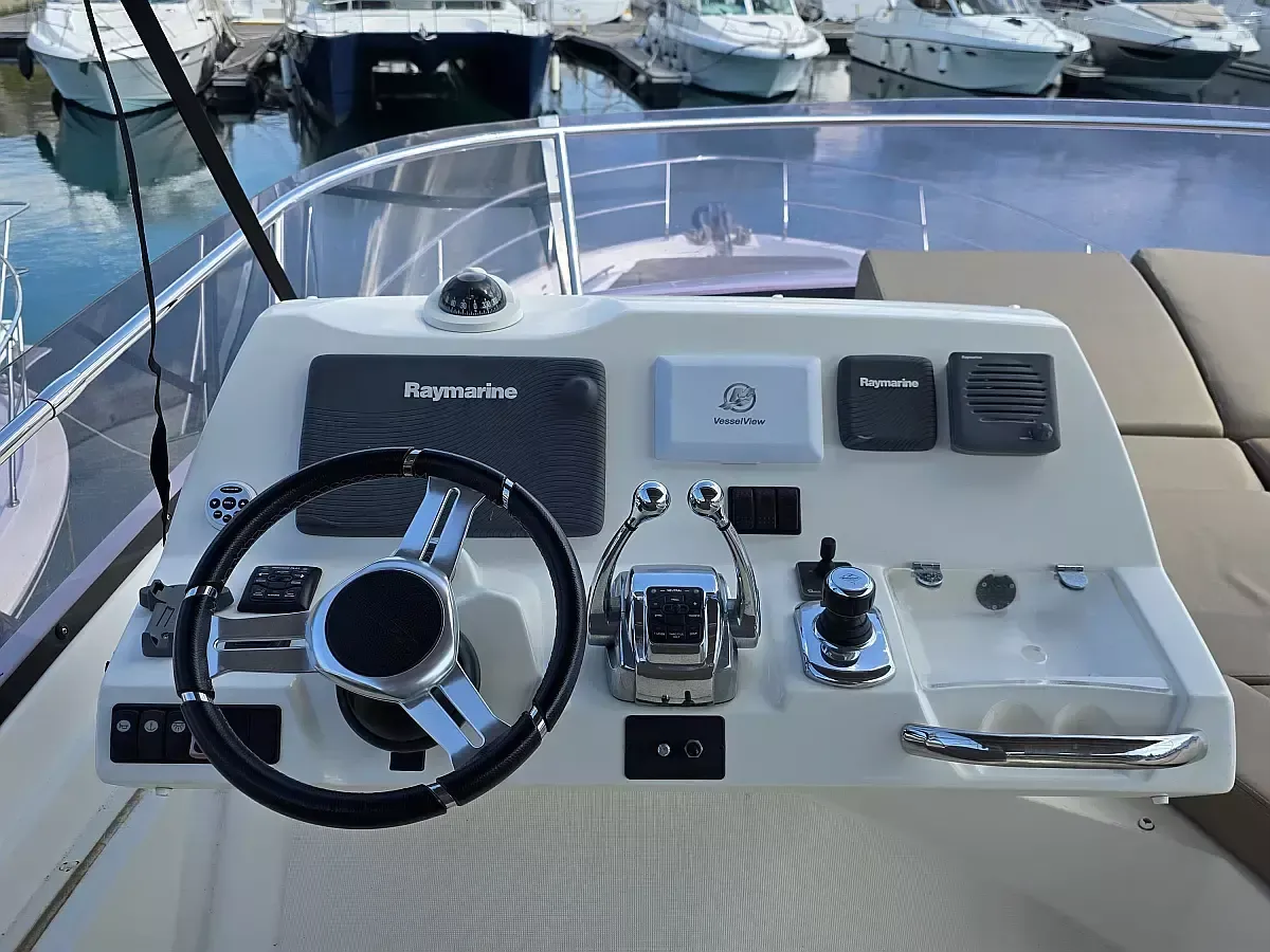 Jeanneau Prestige 550 | Very Berry