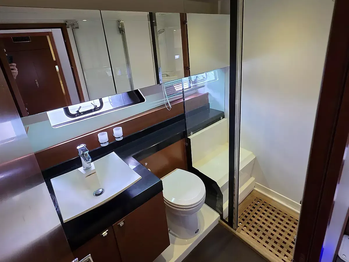 Jeanneau Prestige 550 | Very Berry