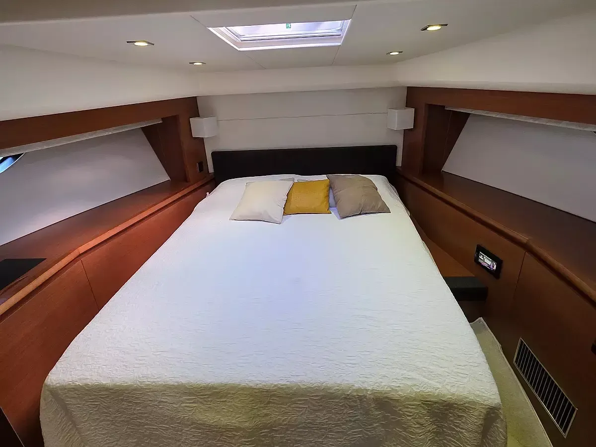 Jeanneau Prestige 550 | Very Berry