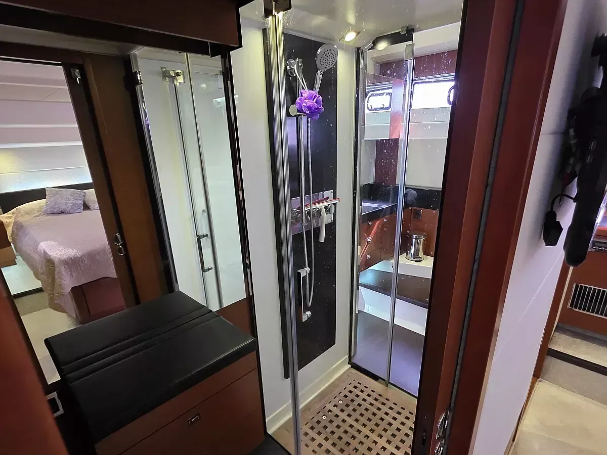 Jeanneau Prestige 550 | Very Berry