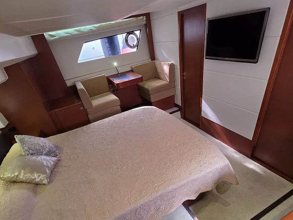 Jeanneau Prestige 550 | Very Berry