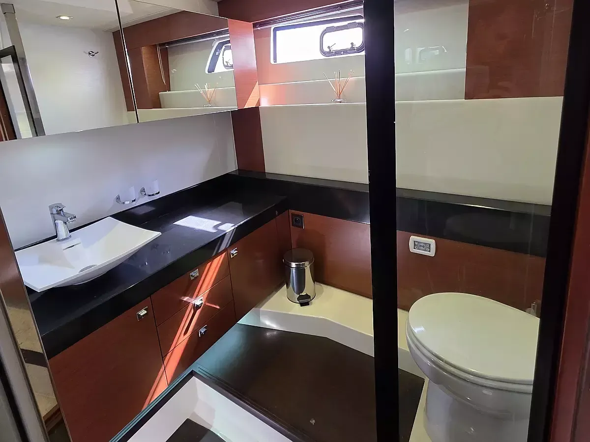 Jeanneau Prestige 550 | Very Berry