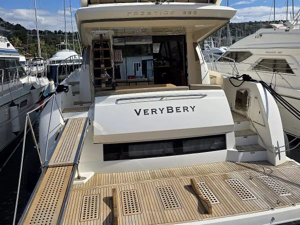 Jeanneau Prestige 550 | Very Berry