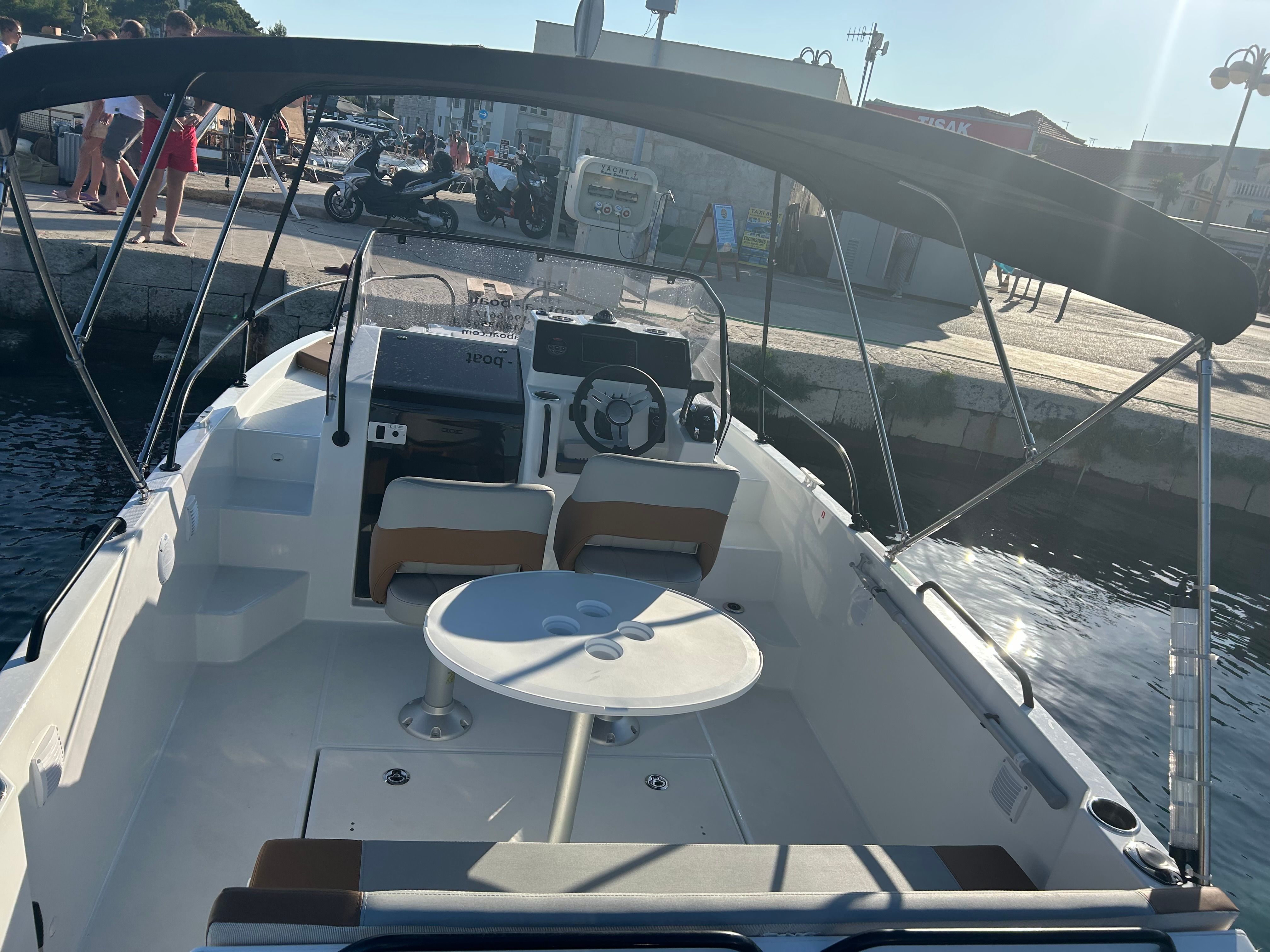 Beneteau Flyer 7 | 23