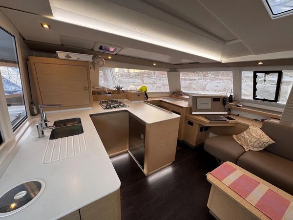 Fountaine Pajot Astrea 42 | Kahuna