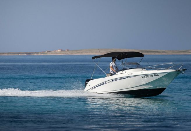 Galeon 630 | White