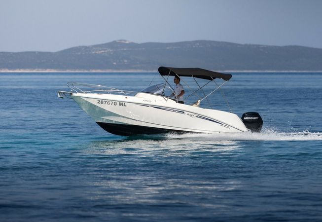 Galeon 630 | White