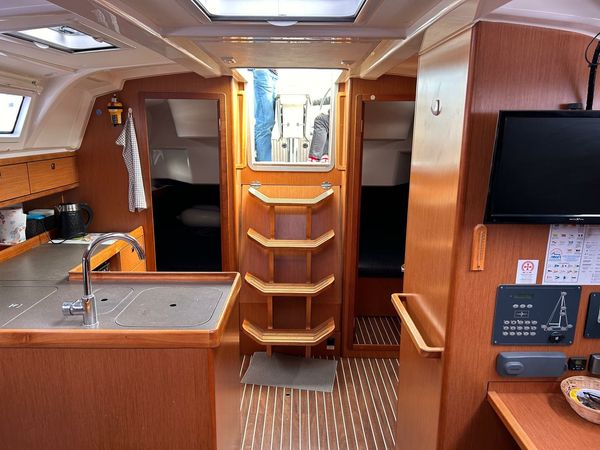 Bavaria Cruiser 37 | Scorpio