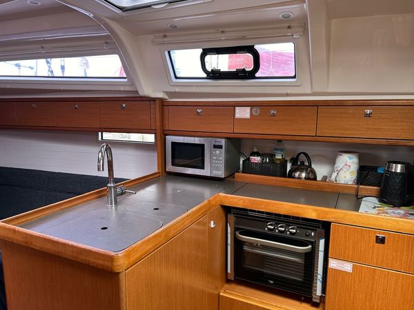 Bavaria Cruiser 37 | Scorpio