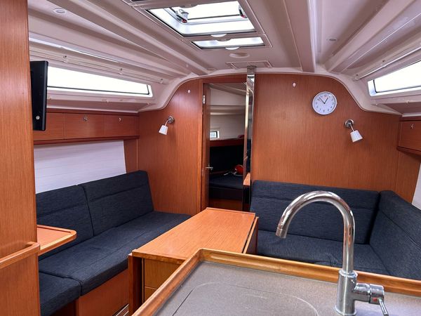 Bavaria Cruiser 37 | Scorpio