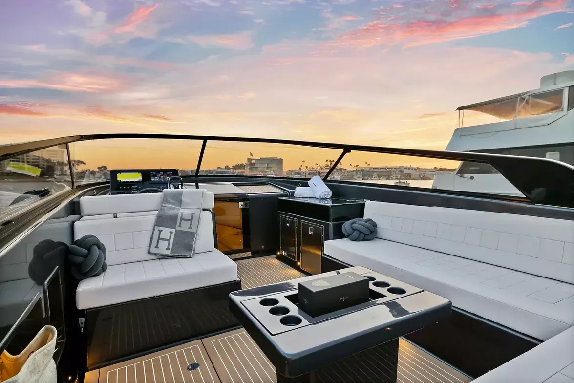 Van Dutch 40 | Captain Newport