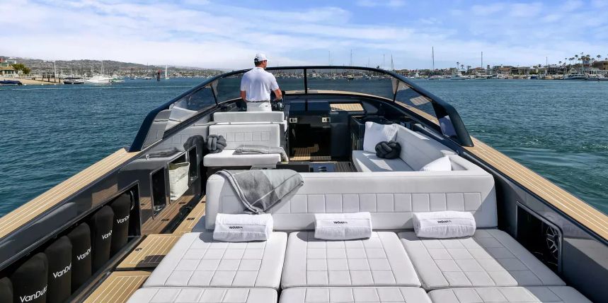 Van Dutch 40 | Captain Newport