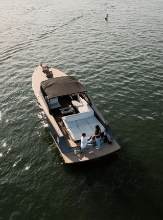 Van Dutch 40 | Captain Newport