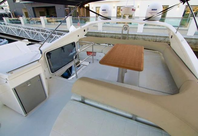 Absolute 52 Fly | OneLove