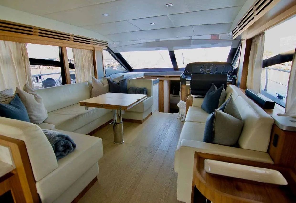 Absolute 52 Fly | OneLove