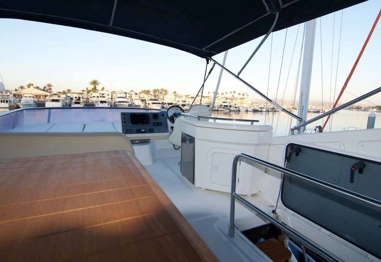 Absolute 52 Fly | OneLove