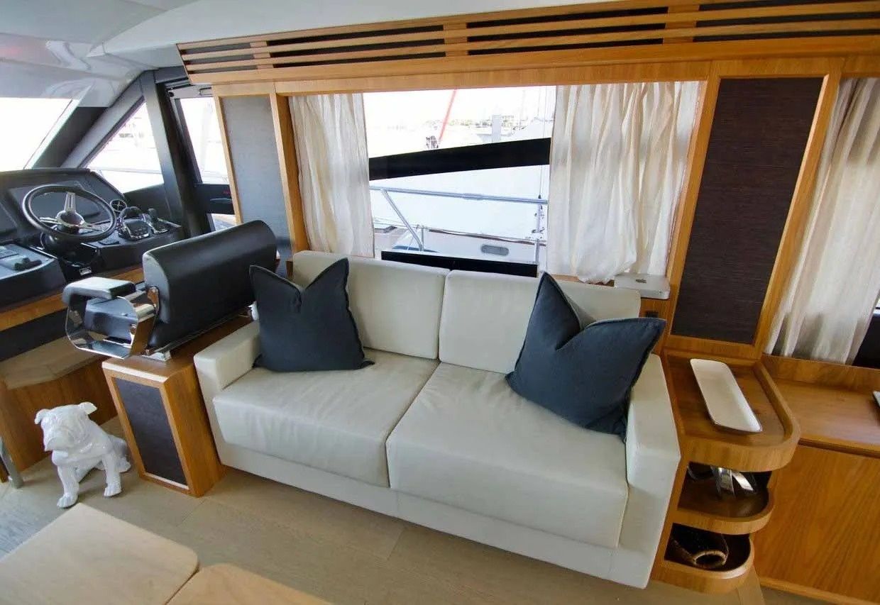 Absolute 52 Fly | OneLove