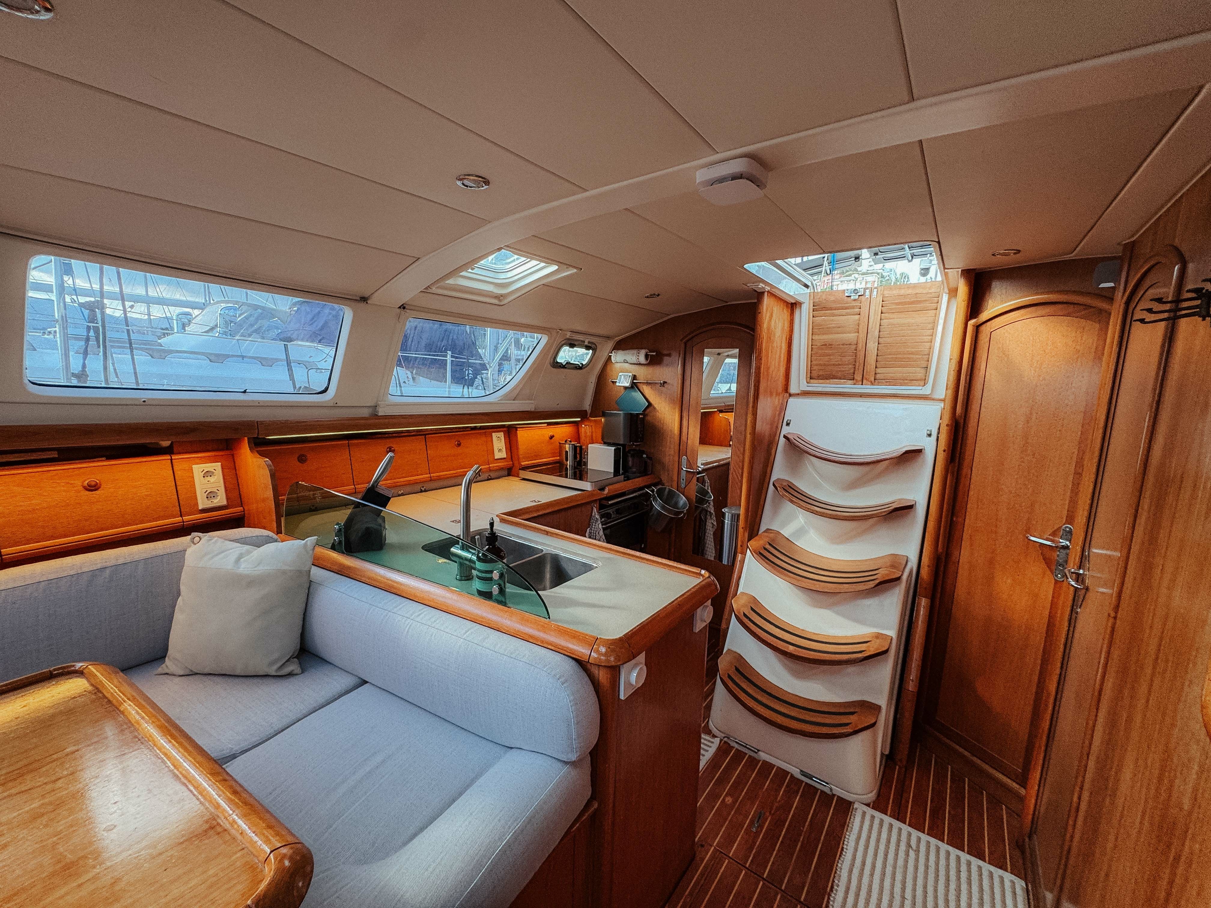 Jeanneau Sun Odyssey 43 | Go West