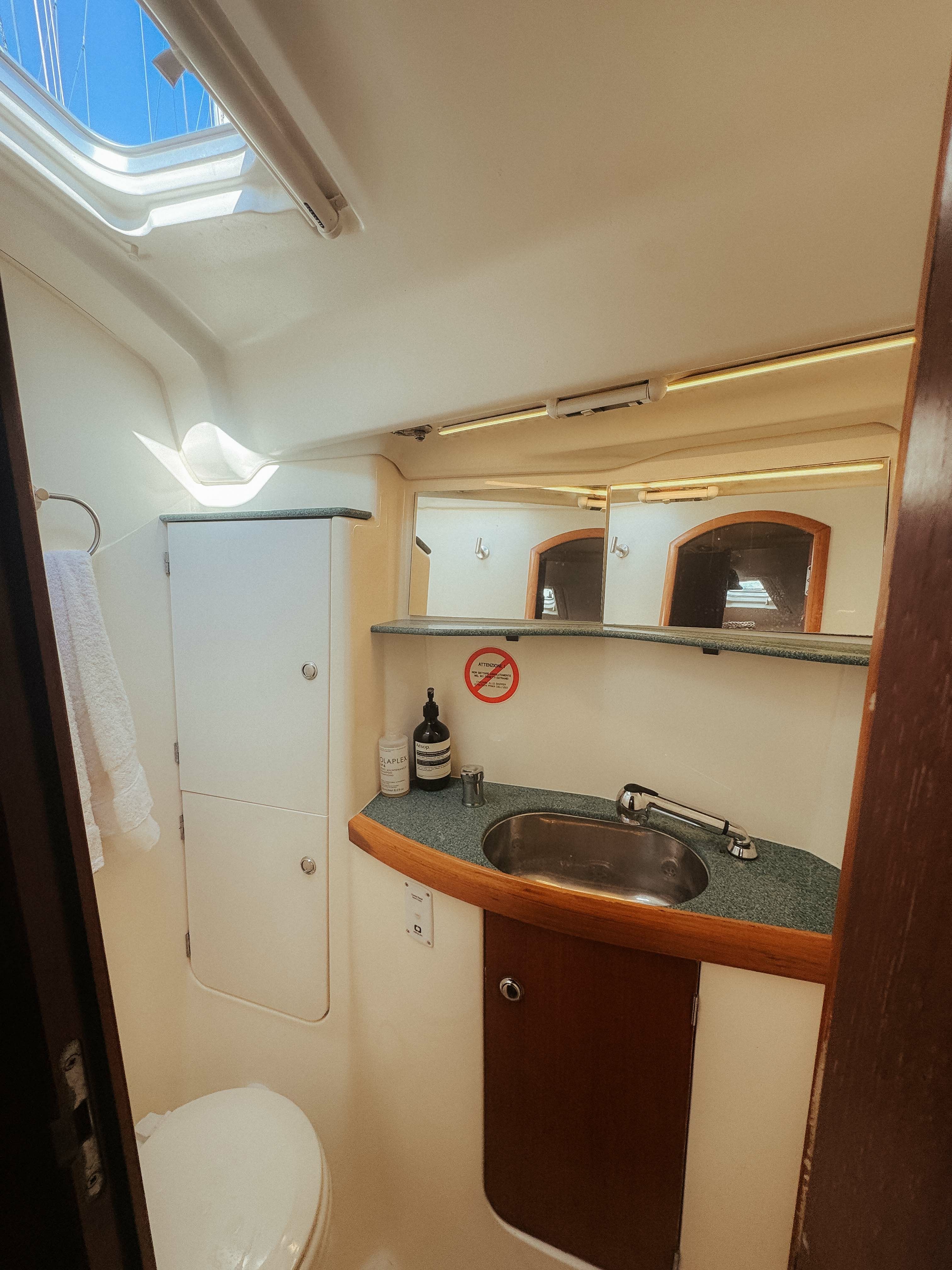 Jeanneau Sun Odyssey 43 | Go West