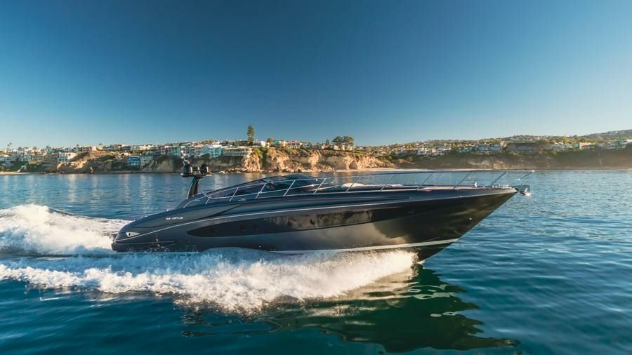 Riva Virtus 63 | Pergola