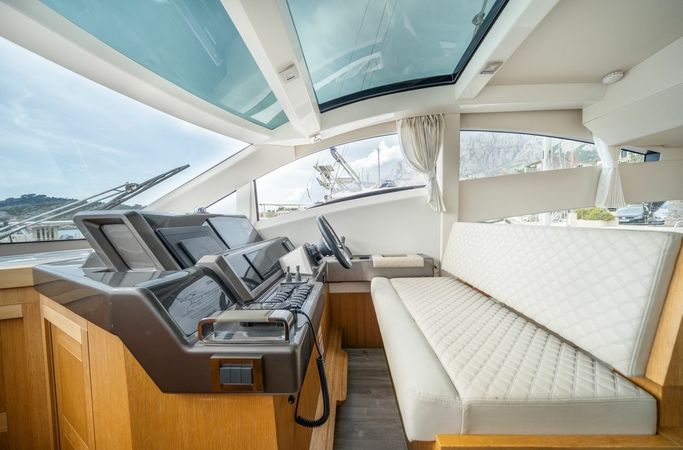 Galeon 430 Skydeck | Bellagio
