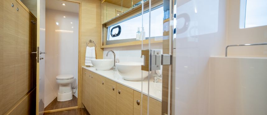 Aquila 54 | Southern Cross