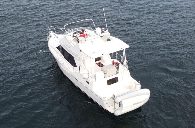 Bayliner 4087 | Shaya Moya