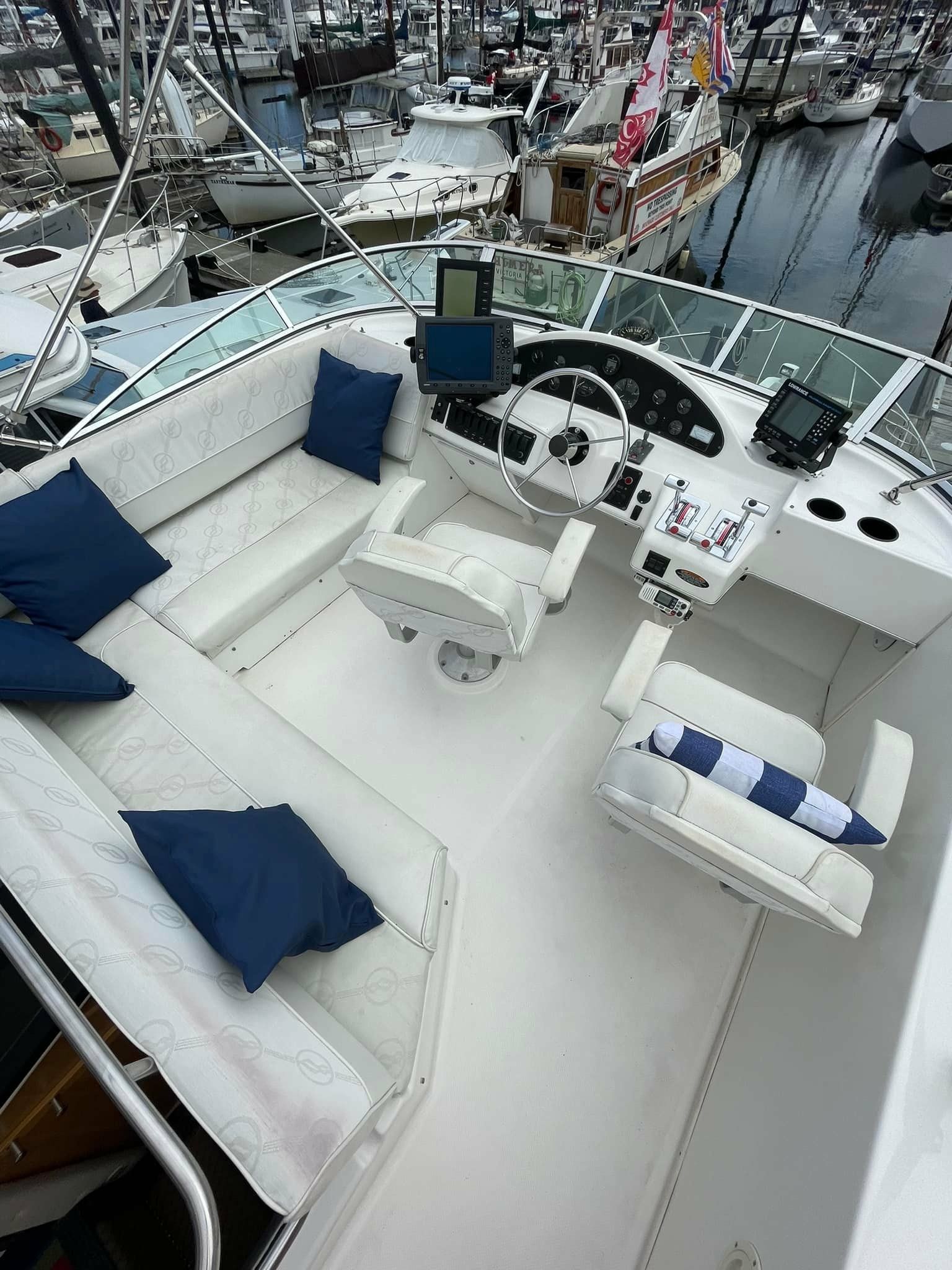 Bayliner 4087 | Shaya Moya