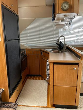 Bayliner 4087 | Shaya Moya