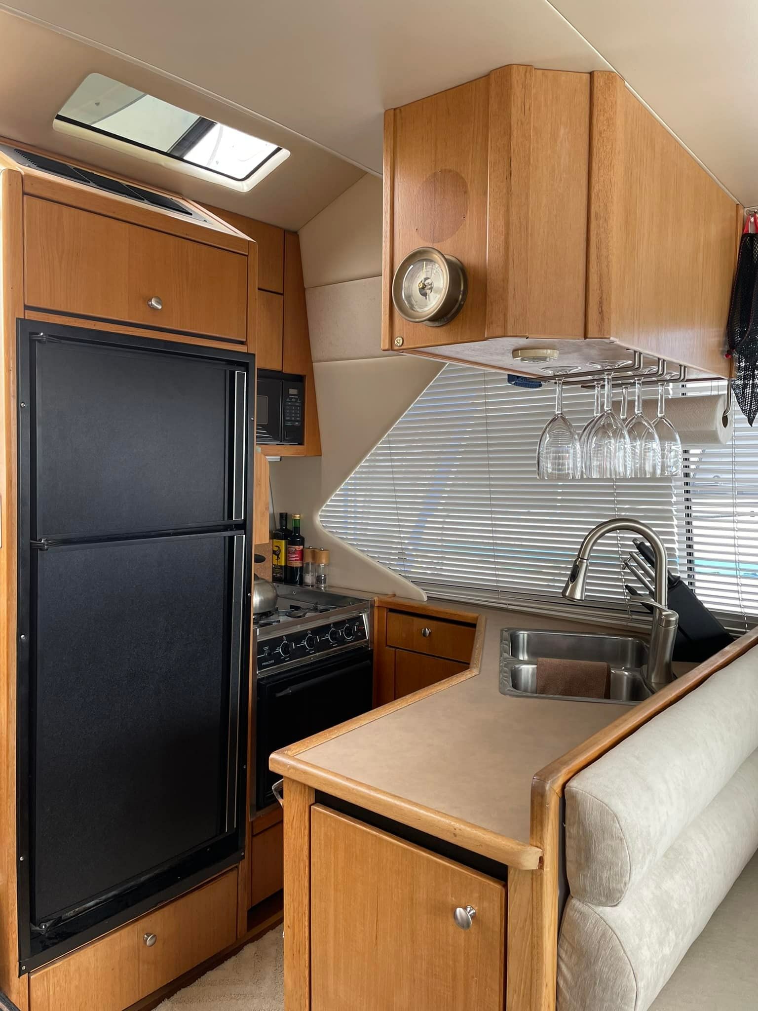 Bayliner 4087 | Shaya Moya