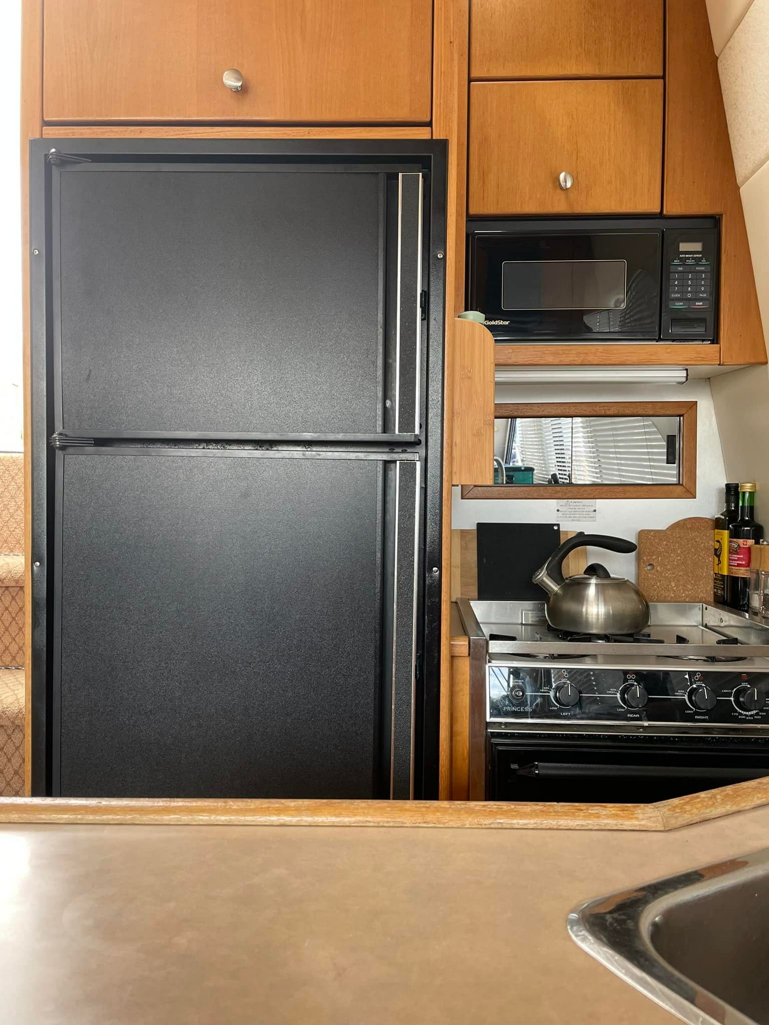 Bayliner 4087 | Shaya Moya