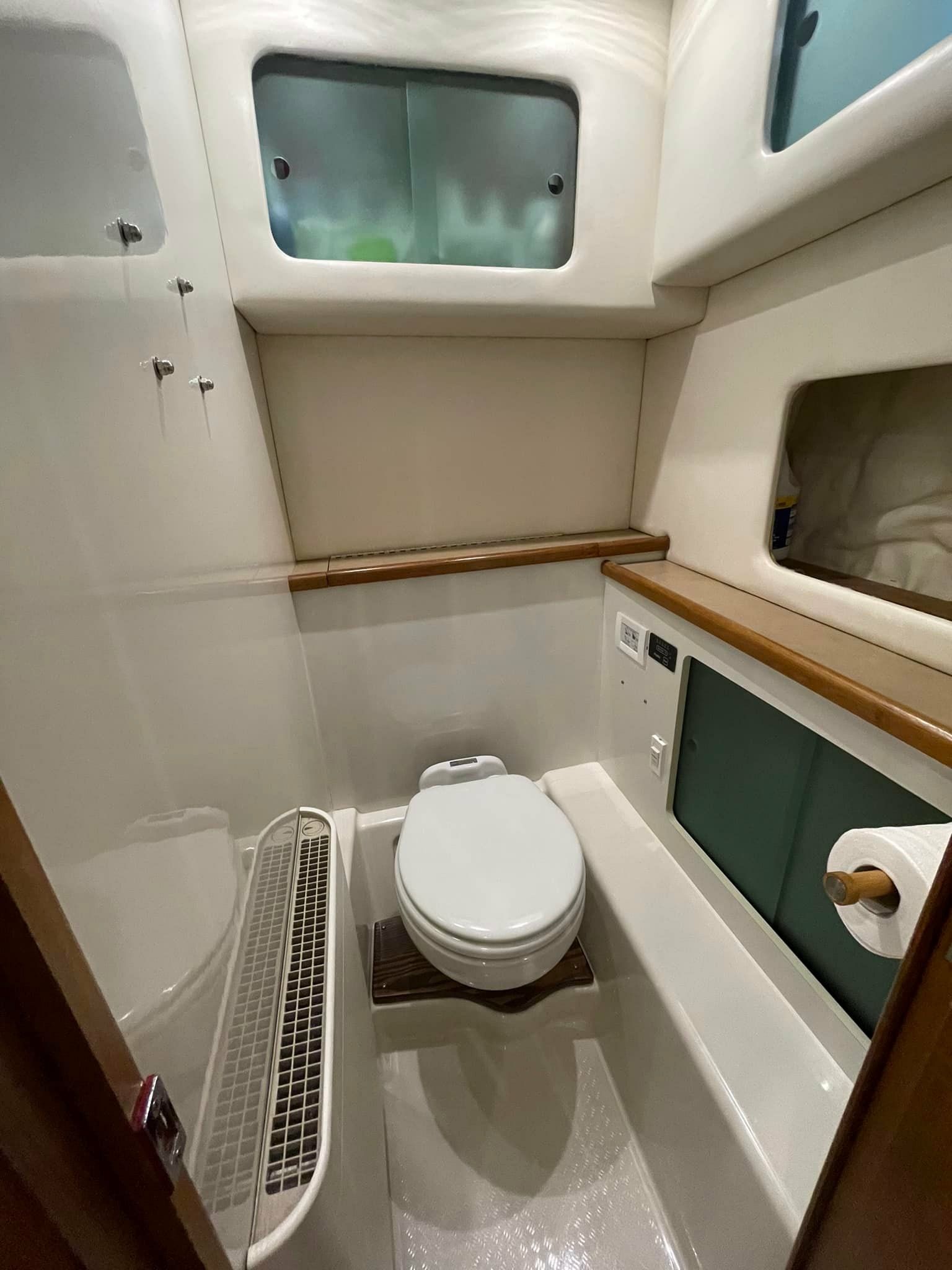 Bayliner 4087 | Shaya Moya