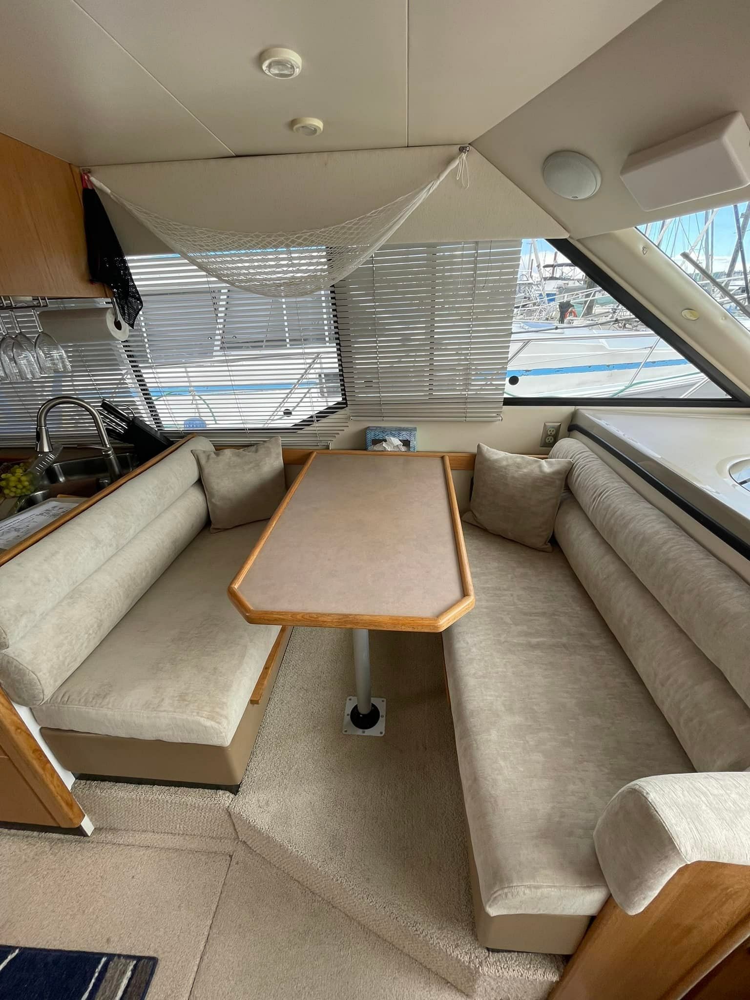 Bayliner 4087 | Shaya Moya