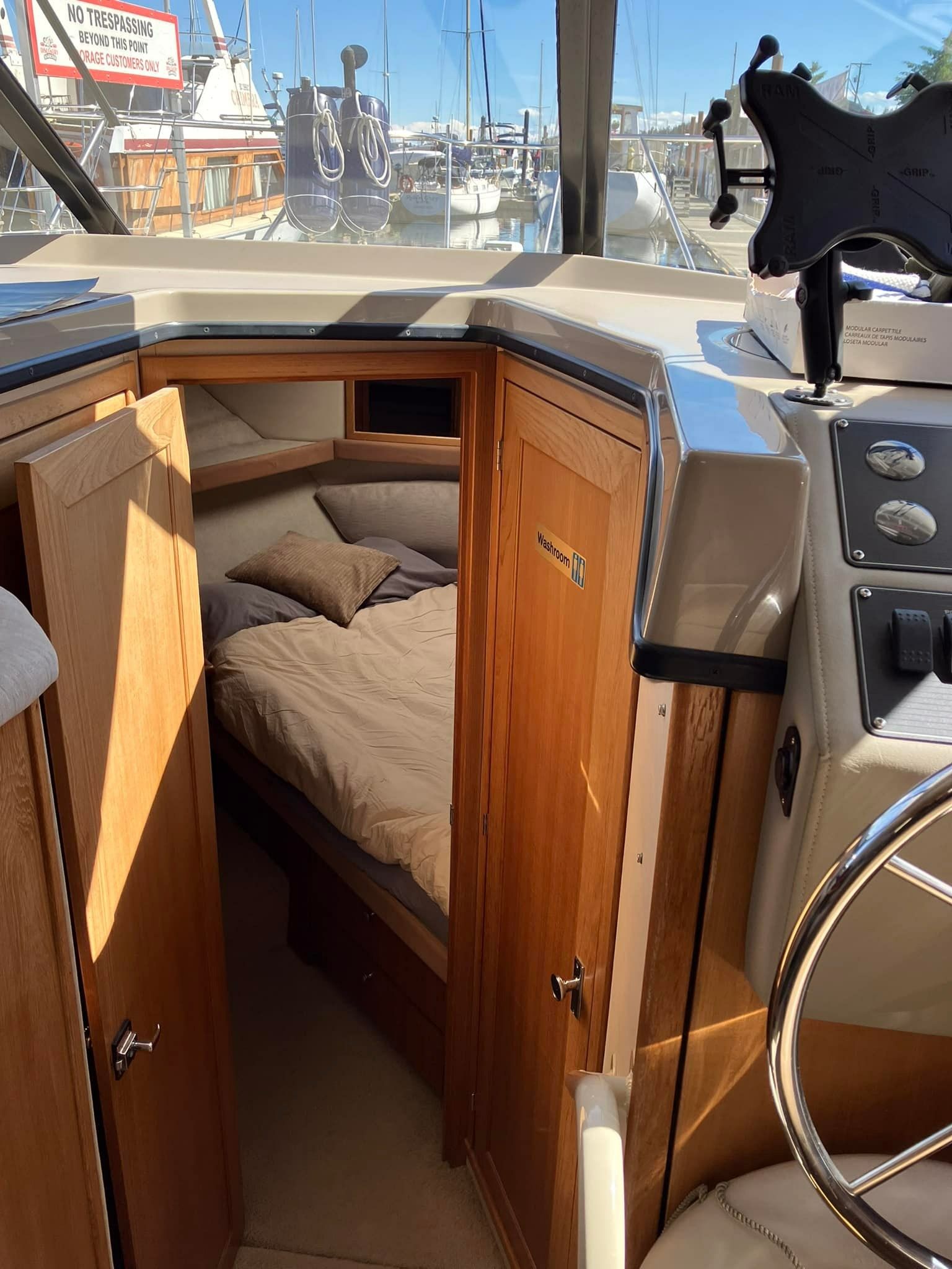 Bayliner 4087 | Shaya Moya