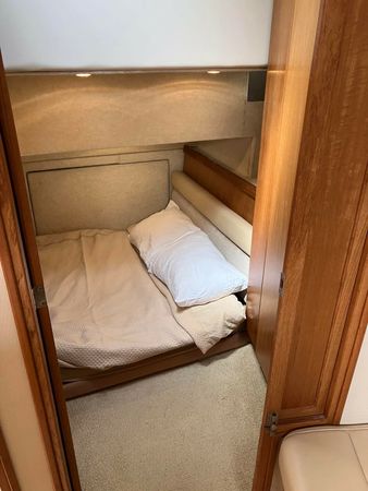 Bayliner 4087 | Shaya Moya